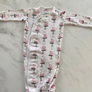 Magnetic Me Newborn Gown